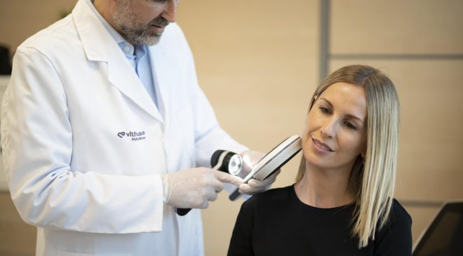 Experto de Vithas alerta sobre cómo prevenir los brotes de dermatitis que se agravan en primavera