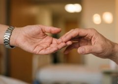 12 de mayo: cuidar y resistir, dos formas de la misma humanidad