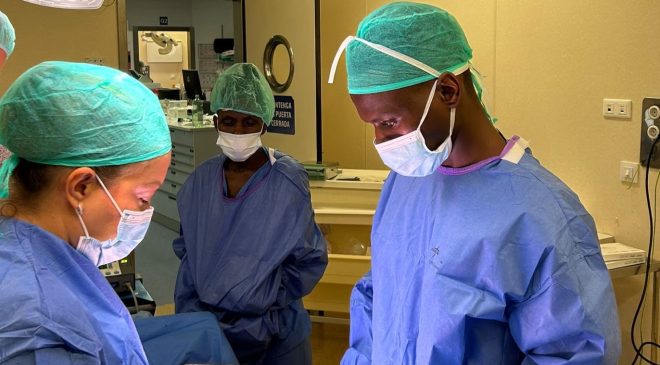 Surg For All impulsa la formación de dos profesionales sanitarios de Tanzania en el Hospital Vithas Valencia 9 de Octubre